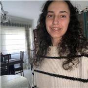 Profesora titulada en el Filología portuguesa y francesa con capacidad para impartir clases presencial o de manera online.